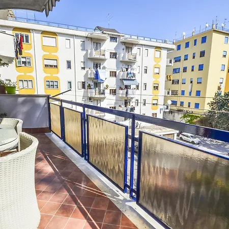 - Sunny Apartment Sorrento