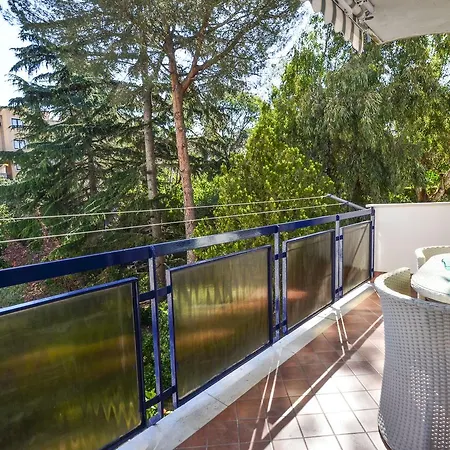 - Sunny Apartment Sorrento